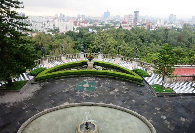 mexico-city-chapultepec-castle-ninos-heroes-boy-cadets