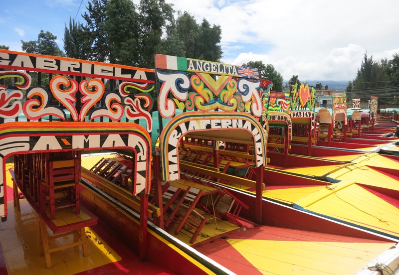 mexico-city-xochimilco-canals-trajinera-boats